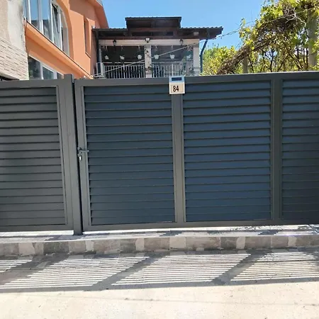 Kenan Apartment